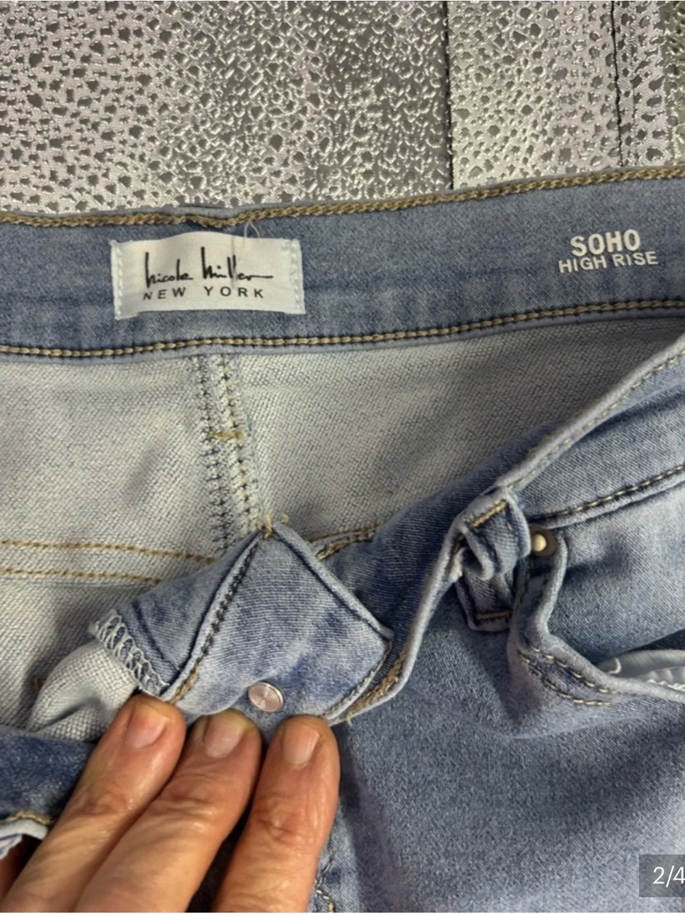 Nicole Miller Soho High Rise Denim Shorts Size 16 Stretch Light Wash - Picture 2 of 4